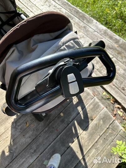 Двухместная коляска