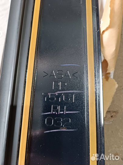 Накладка двери задняя правая Lexus Lx 570