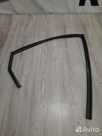 Уплотнитель зад проема стекла двери Kia RIO 3 Прав