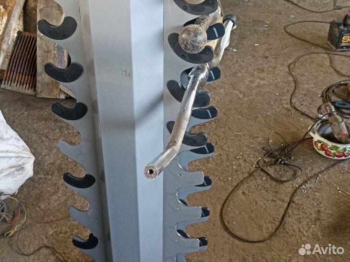 Стойка для гантелей