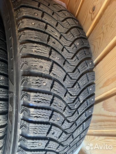 Michelin Latitude X-Ice North 215/70 R16