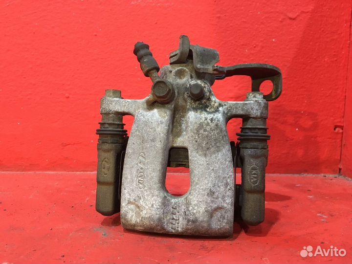 Суппорт задний правый Kia Ceed 2 (Jd) хетчбэк G4FA