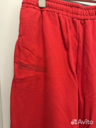 Спортивный костюм красный