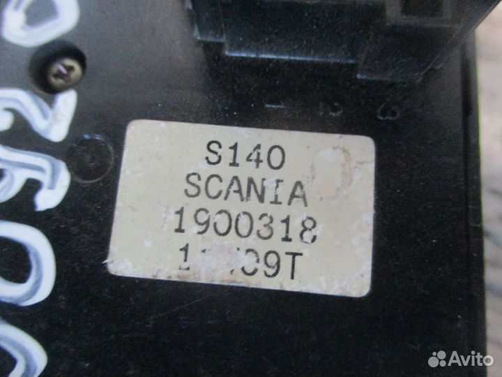 Панель управления дополнительным светом Scania 190