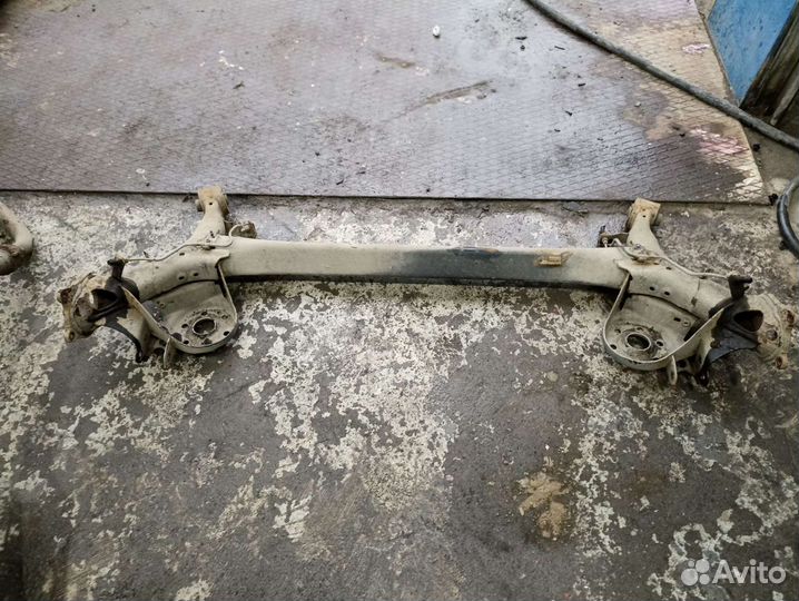 Балка задняя Toyota Corolla 150