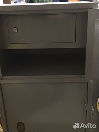 Сейф металлический