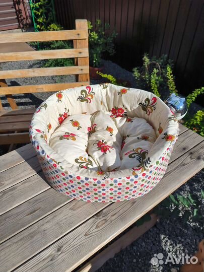 Лежанка для маленьких собак