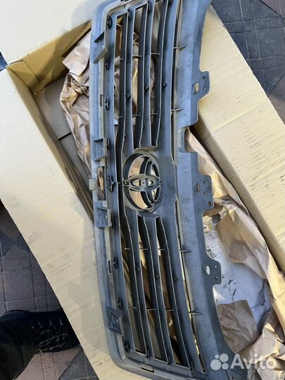 Решетка радиатора toyota rav 4
