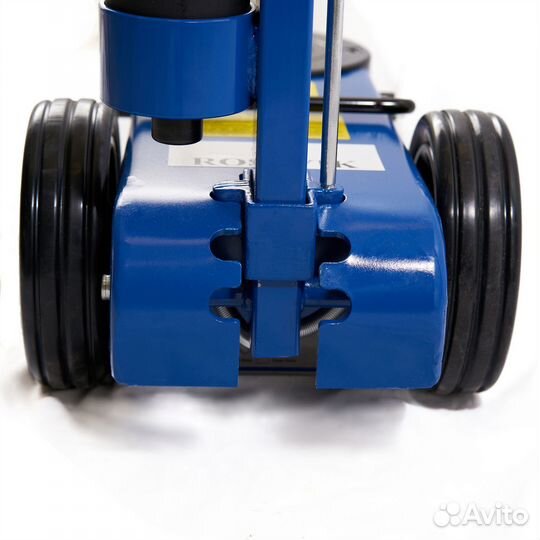 Домкрат пневмогидравлический 15-30т Rossvik