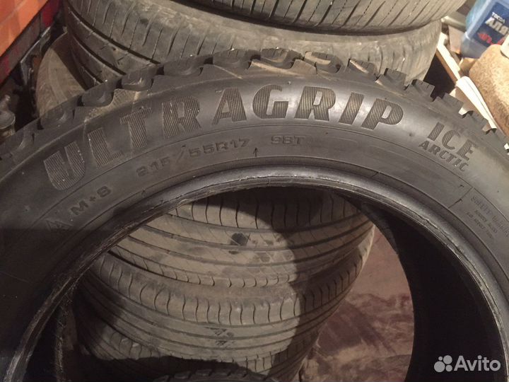 Goodyear Ultragrip Ice Arctic 215/55 R17
