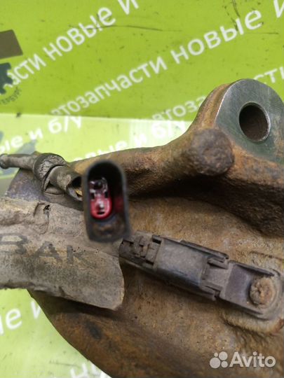 Ступица цапфа кулак передняя правая Ford Mondeo 4