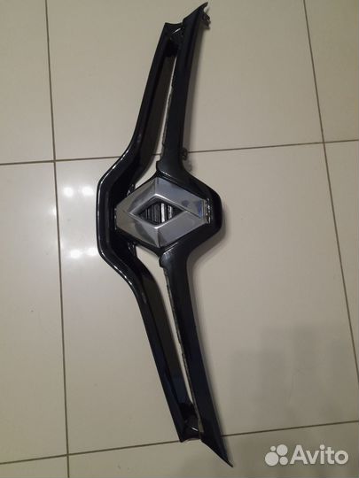 Решетка радиатора reno fluence