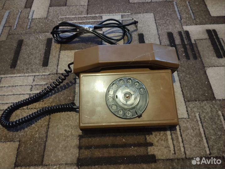 Телефоны дисковые, стационарные разные