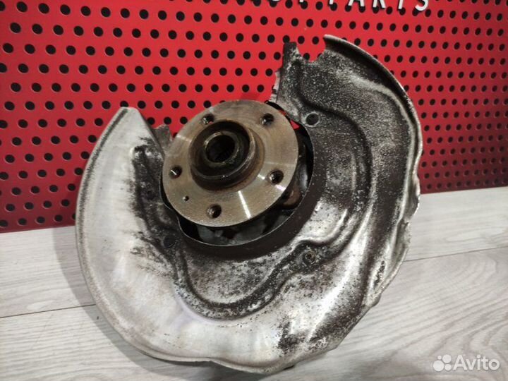 Кулак задний правый Porsche Macan 95B 2017