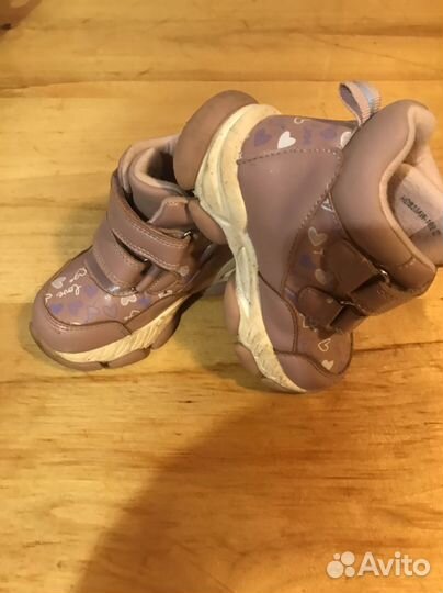 Ботинки для девочки.22 размер