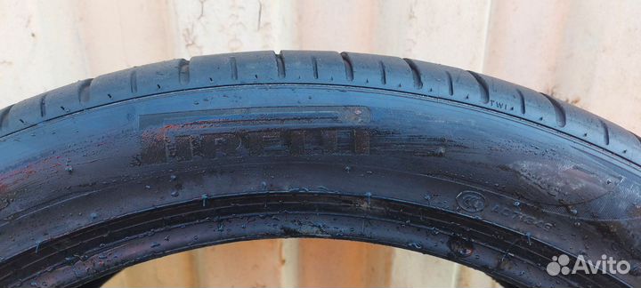 Pirelli P Zero PZ4 285/40 R23 и 325/35 R23