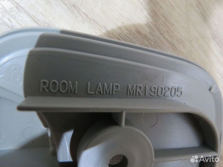 Плафон салонный Mitsubishi Outlander XL