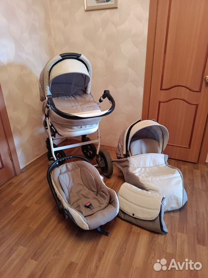 Коляска 3 в 1 с автолюлькой