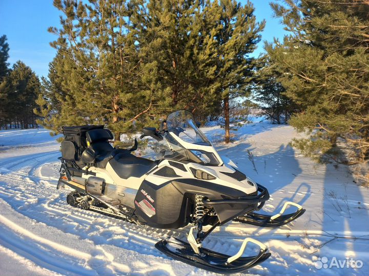 BRP Ski-Doo Expedition SE 1200