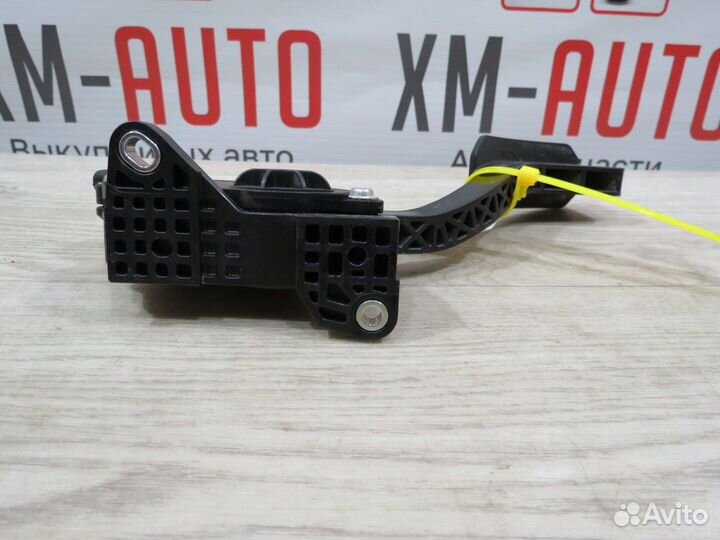Педаль газа Toyota Camry 50