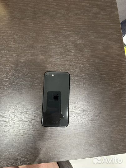 Телефон iPhone SE 2020