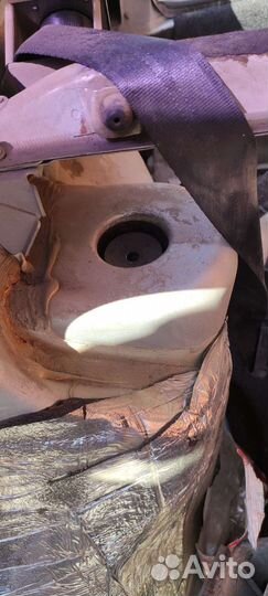 Задний правое крыло