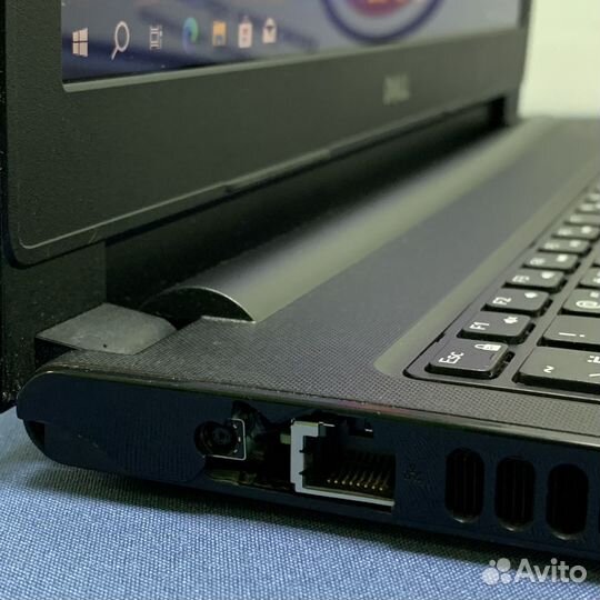 Ноутбук Dell Inspiron 15 i3-6006U RAM 8Gb SSD 240
