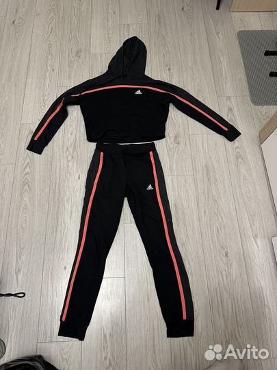 Женский спортивный костюм adidas xs