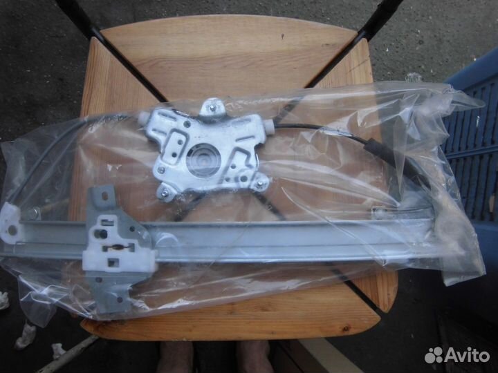 Ориг. стеклоподьёи левой перед. двери Хундай-Гетц