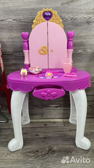 Туалетный столик с косметикой детский