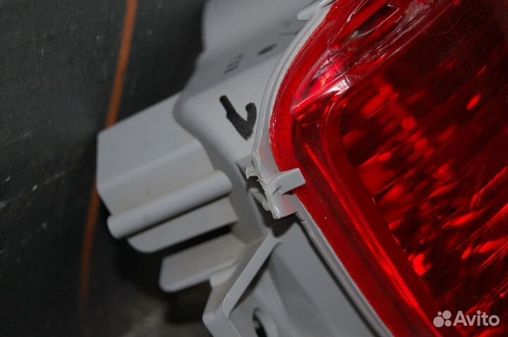 Фонарь противотуманный левый - Toyota Land Cruiser