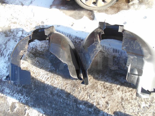 Подкрылок передний правый и левый Ford Focus 2