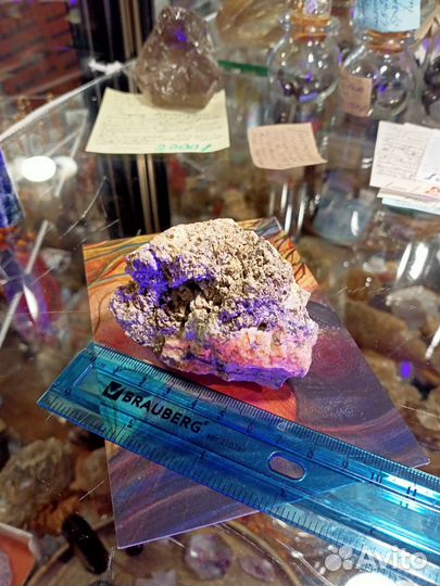 Гакманит в полевом шпате