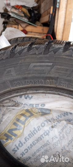 Nitto Therma Spike 205/55 R16