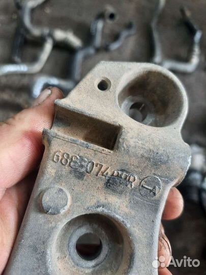 LADA largus logan 2 кронштейн генератора