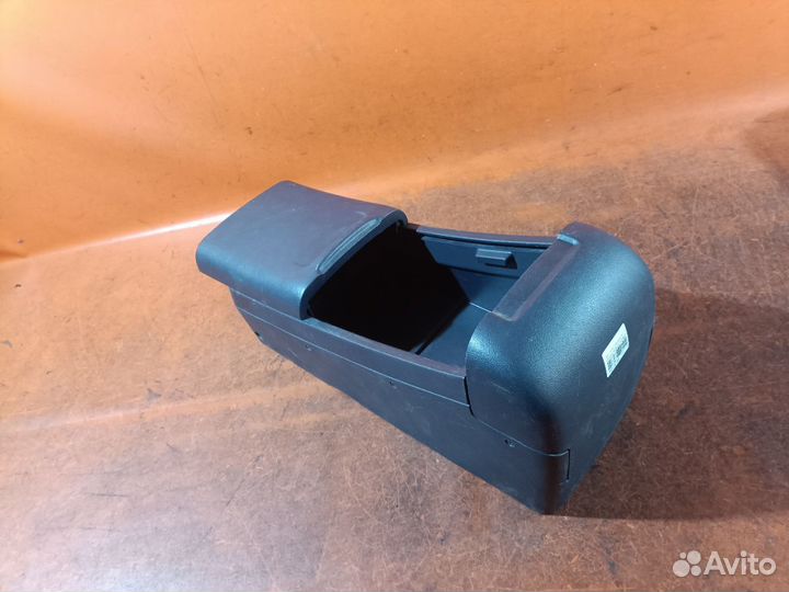 Бардачок Mitsubishi Airtrek CU4W