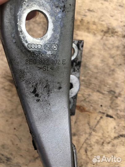 Петля капота правая, левая Audi A4 B7