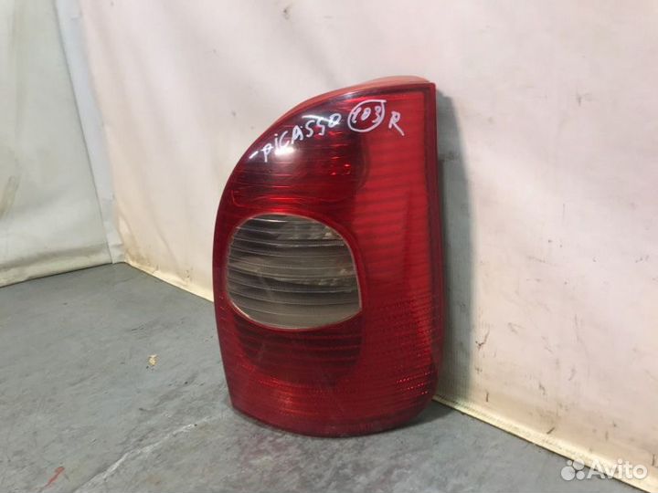 Фонарь задний правый Citroen Xsara Picasso