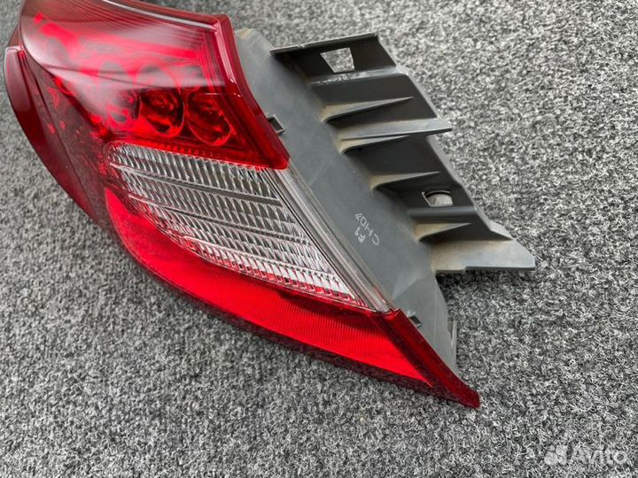 Стоп-сигнал левый Nissan Fuga Y51