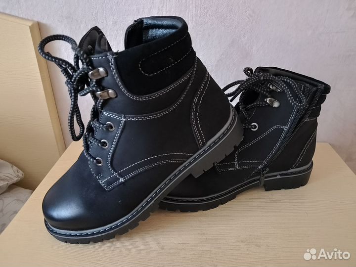 Продам зимние новые ботинки