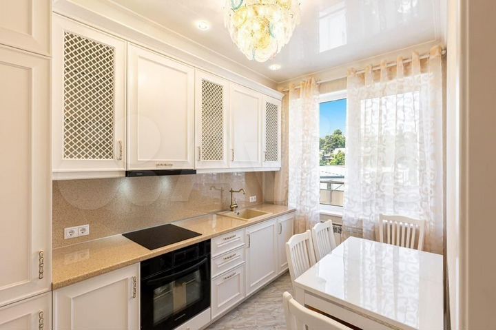 1-к. квартира, 42 м², 7/13 эт.