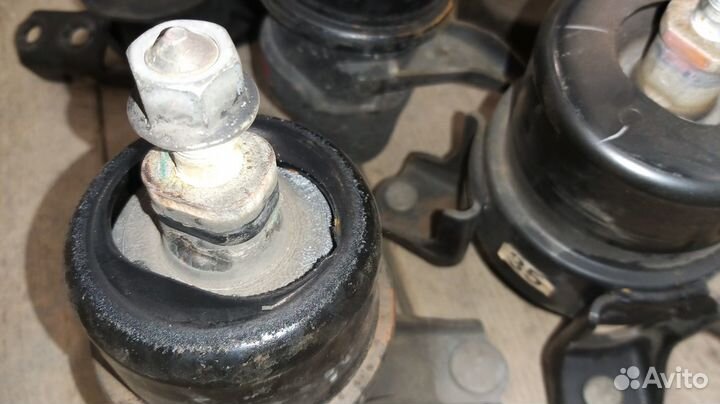 Подушка двигателя lexus rx 350