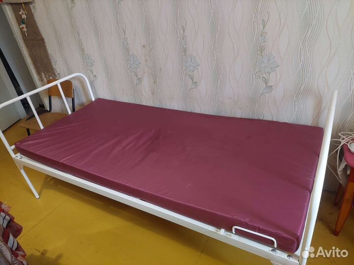 Медицинская кровать для лежачих больных