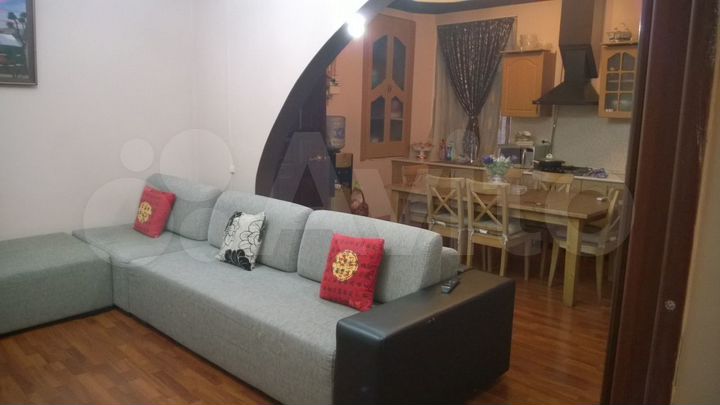 5-к. квартира, 130 м², 1/3 эт.