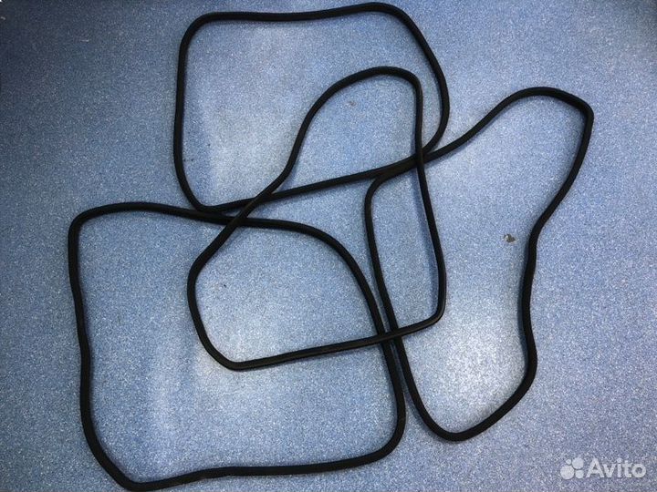 Уплотнитель проема двери Mercedes Benz C-Class