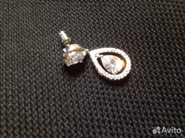 Серьги с цирконием. Циркон камень власти и силы