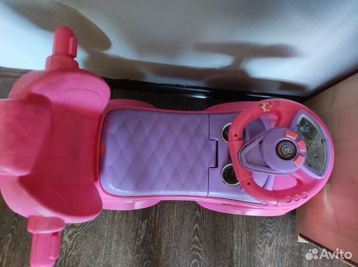 Детская машинка каталка с ручкой