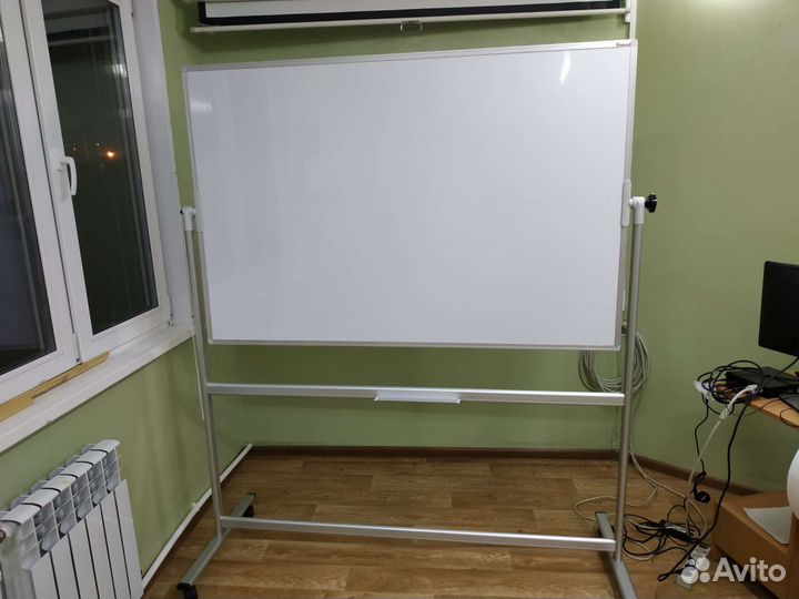 Магнитно маркерная доска на ножках