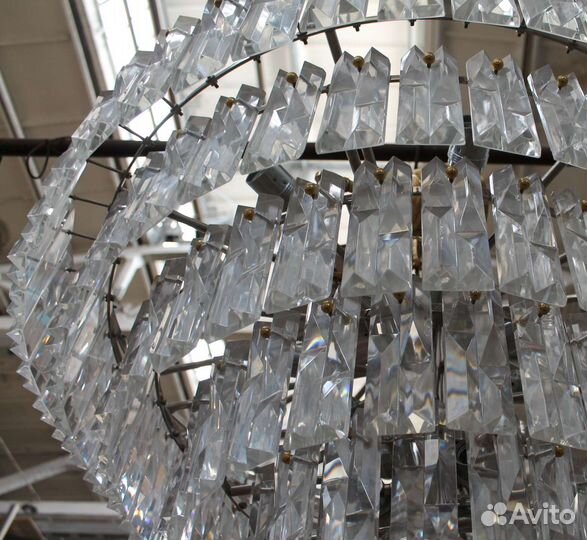 Хрустальная люстра