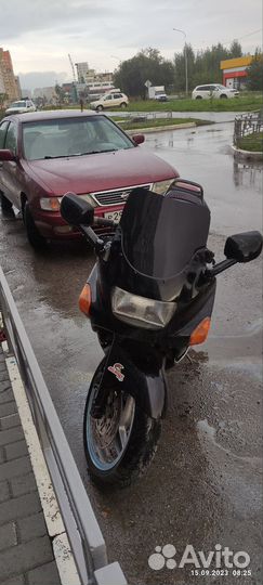 Кавасаки ZZR 400